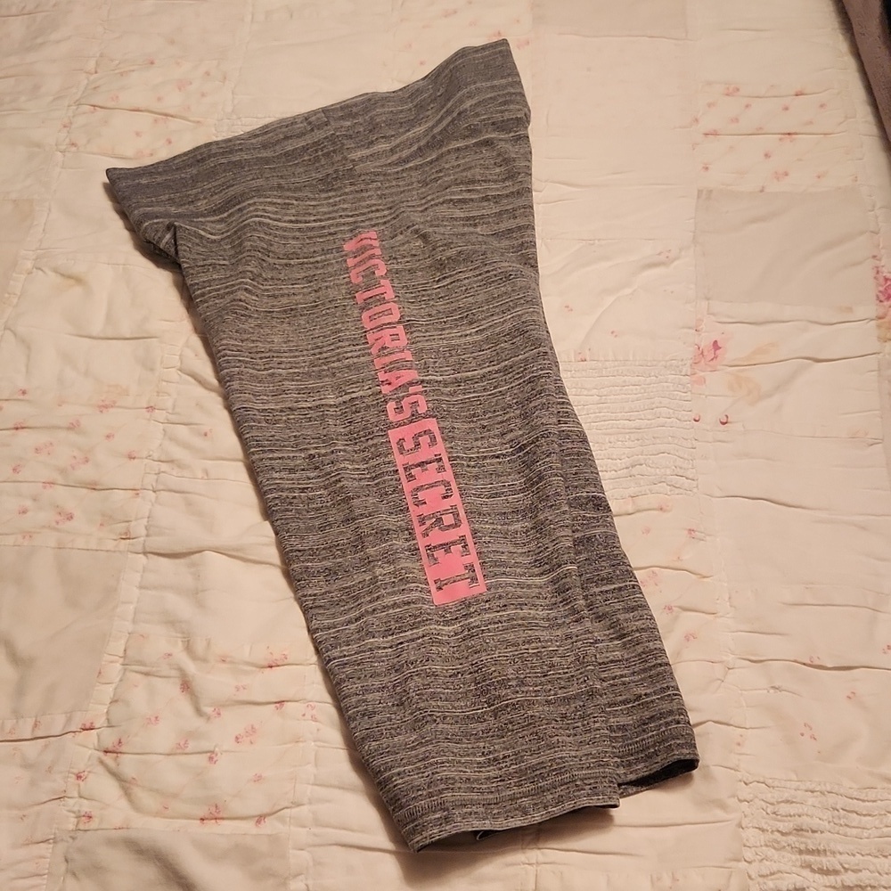 Victoria's secret cropped capri leggings